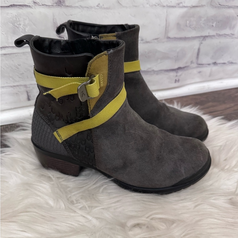 Keen Morrison‎ Mid Boot Comfort Gray Leather Booties Women’s 7 Sleek Durable